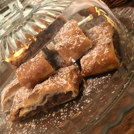 V Polich ゲストハウス