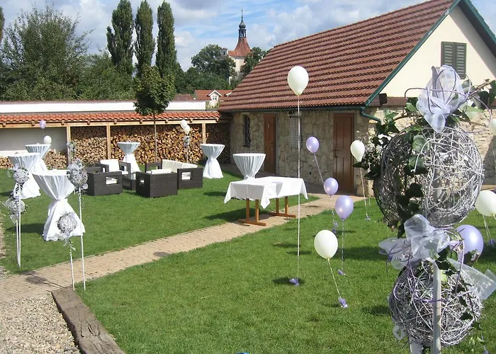 V Polích 3* Malé Číčovice